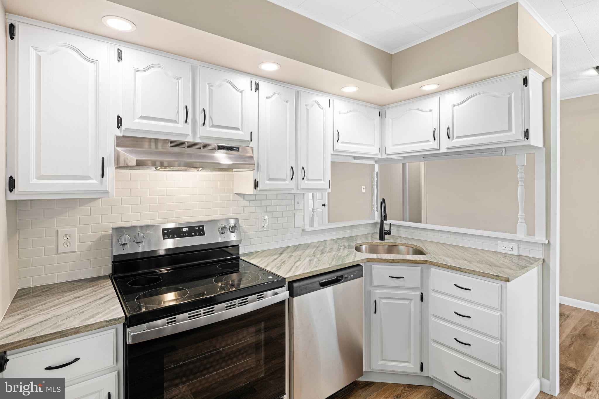 224 Suffolk Road Fairless Hills, PA 19030 - Photo 5 of 23 New Appliances