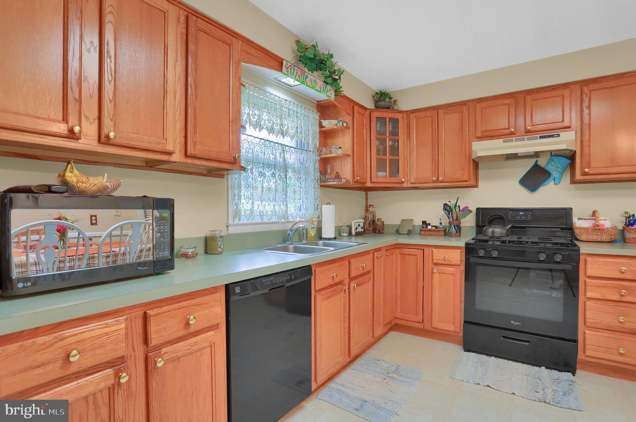 710 Hillcrest Road York, PA 17403 - Photo 11 of 33 Gallery Image 11