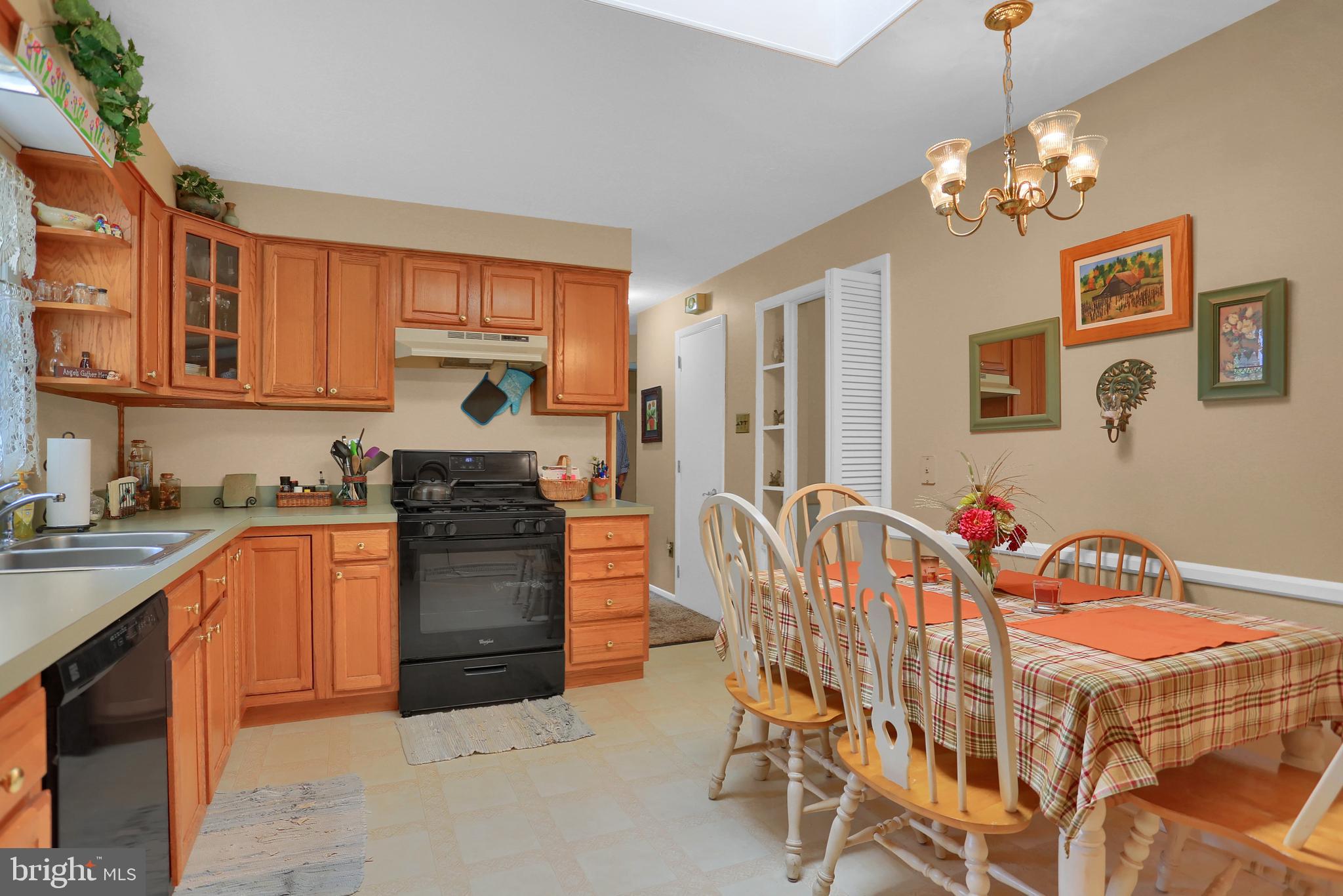 710 Hillcrest Road York, PA 17403 - Photo 10 of 33 Gallery Image 10