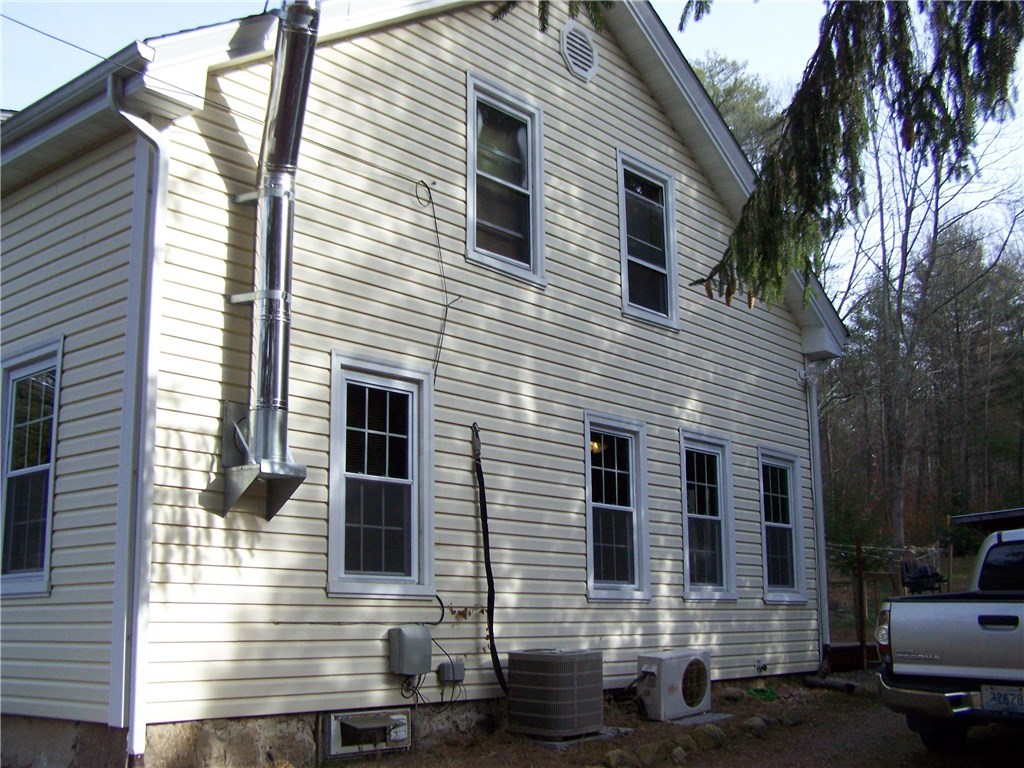 323 Arcadia Road Richmond, RI 02832 - Photo 5 of 6