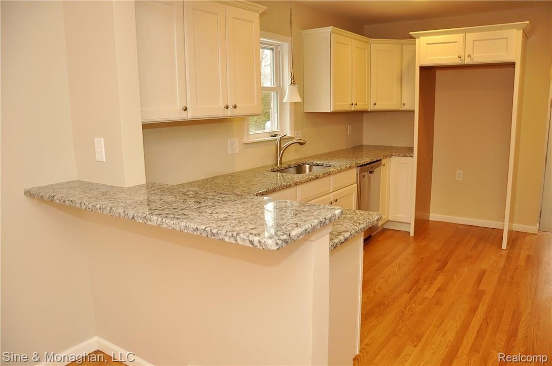 1377 Audubon Road Grosse Pointe, MI 48230 - Photo 12 of 32 1377 Audubon-30.JPG
