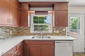 4810 Holders Road Greensboro, NC 27405 - Photo 3 of 21