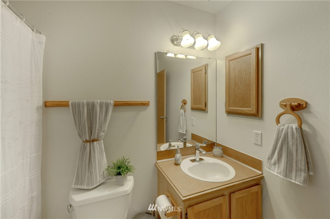 2416 198th Place Southeast Bothell, WA 98012 - Photo 4 of 17 Gallery Image 4