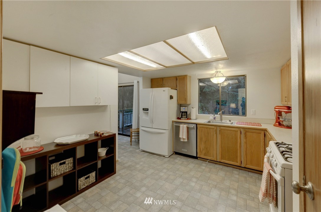 2416 198th Place Southeast Bothell, WA 98012 - Photo 7 of 17 Gallery Image 7