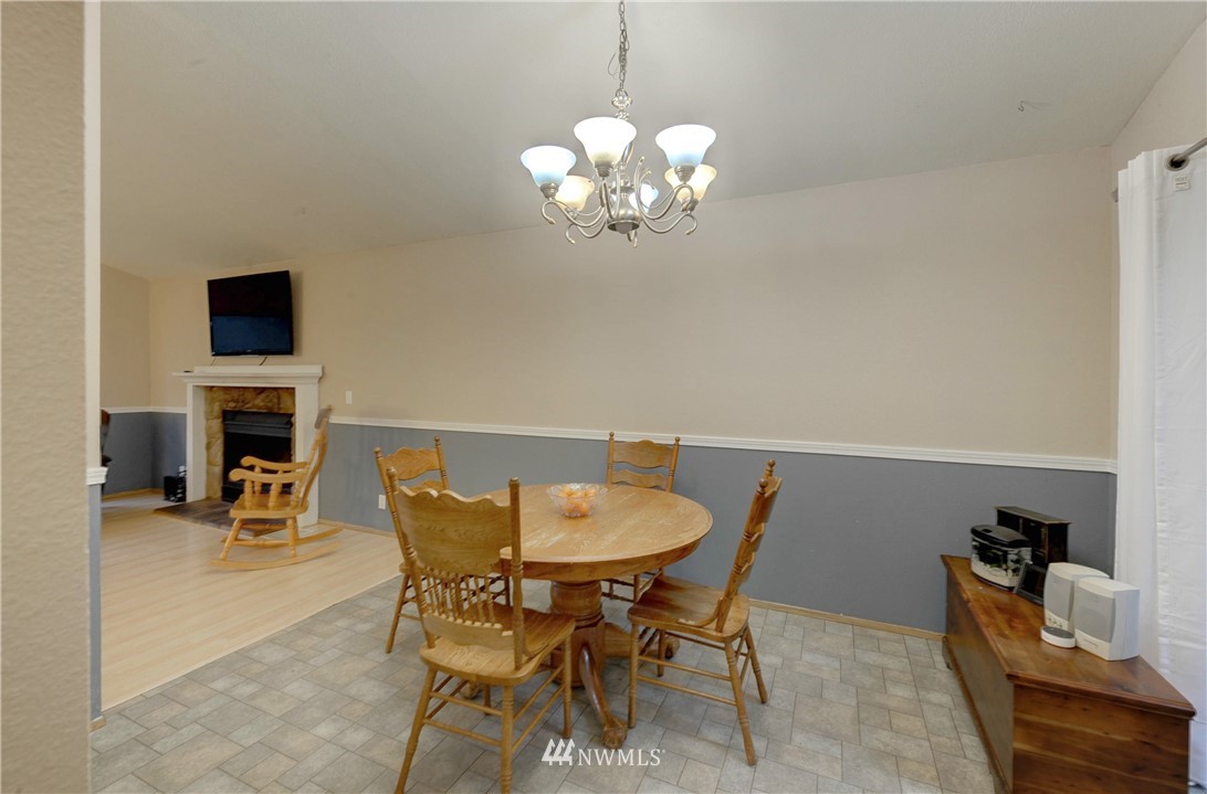 2416 198th Place Southeast Bothell, WA 98012 - Photo 9 of 17 Gallery Image 9