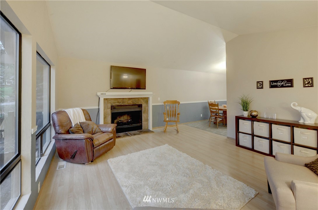 2416 198th Place Southeast Bothell, WA 98012 - Photo 10 of 17 Gallery Image 10