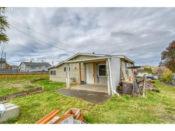 $65,000 | 703 Southeast Isaac Avenue, Pendleton, OR 97801