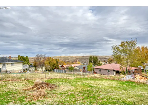 $65,000 | 703 Southeast Isaac Avenue, Pendleton, OR 97801