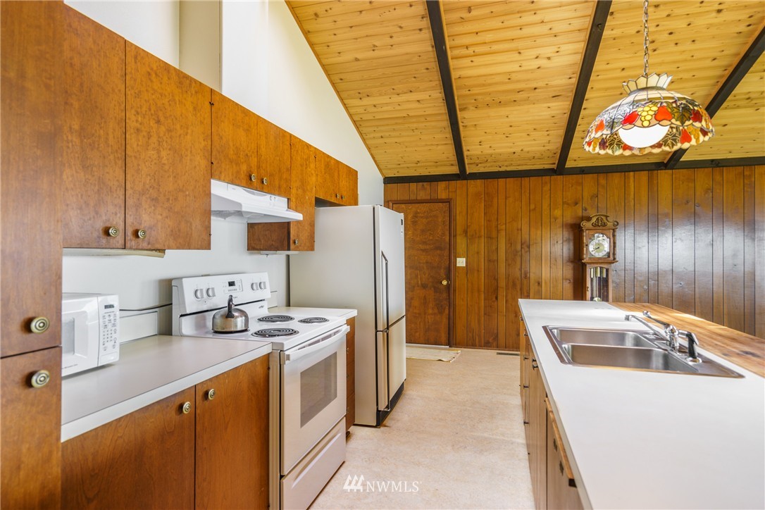 5161 Guemes Island Road Anacortes, WA 98221 - Photo 11 of 16 Gallery Image 11