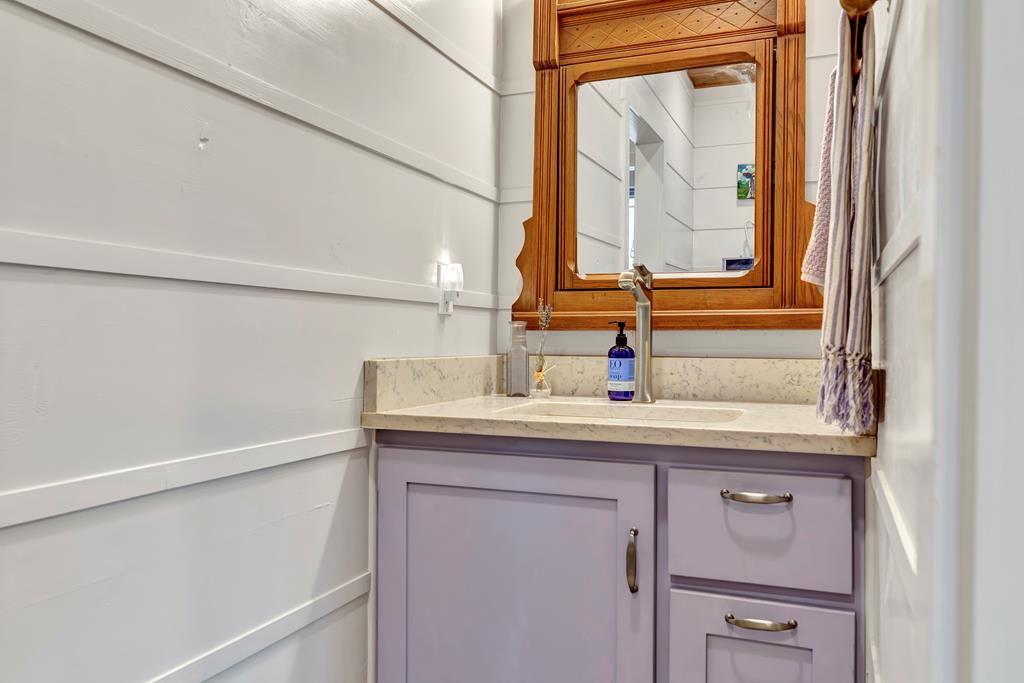 4273 Morris Ranch Road Fredericksburg, TX 78624 - Photo 12 of 24 Vanity for bath adjacent to sleeping area.