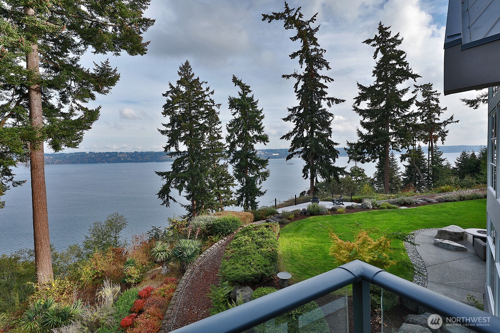 8045 Possession Road Clinton, WA 98236 - Photo 16 of 40