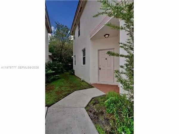 $3,200 | 7506 Northwest 3rd Court, Plantation, FL 33317
