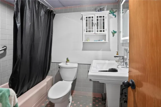 $279,900 | 290 Maple Drive, Greensburg, PA 15601