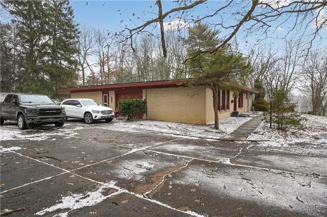 $279,900 | 290 Maple Drive, Greensburg, PA 15601