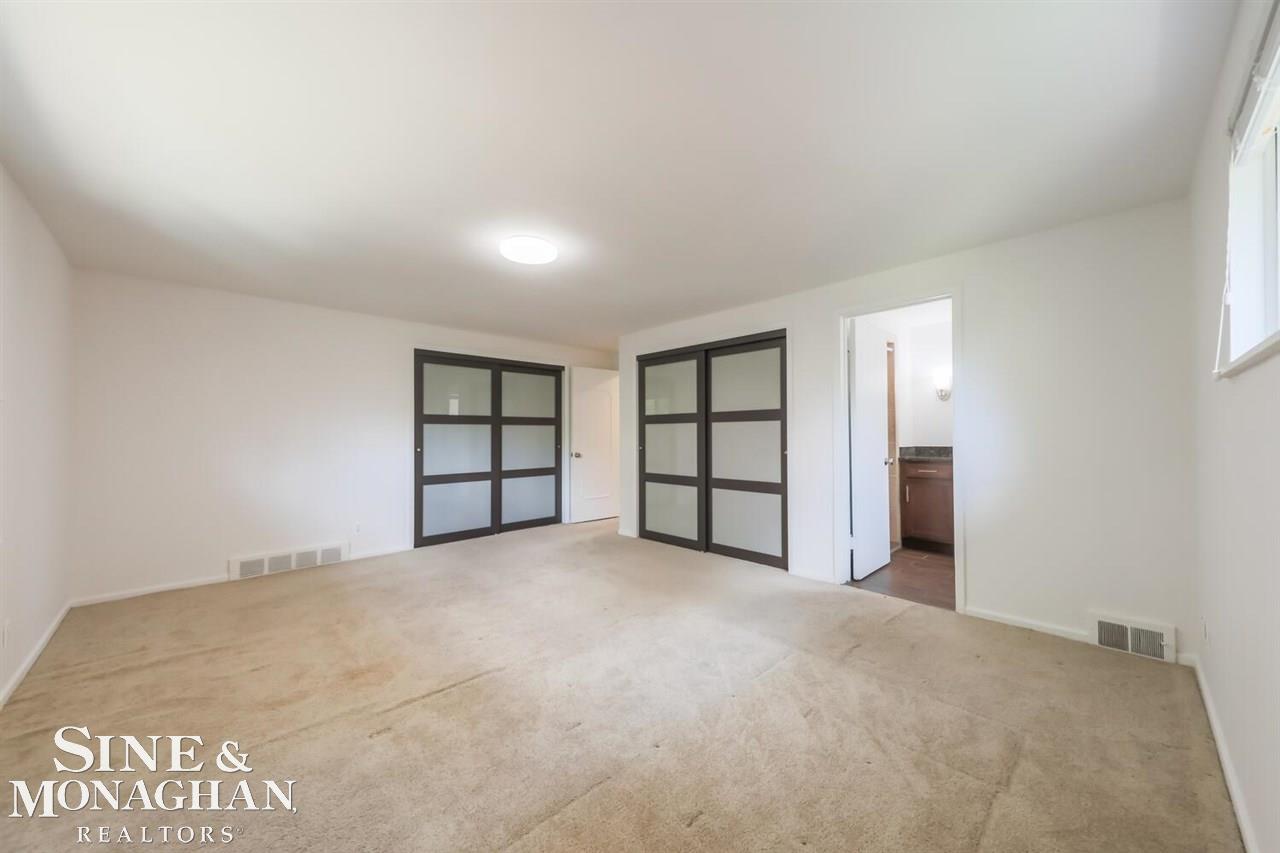 577 Cook Road Grosse Pointe Woods, MI 48236 - Photo 20 of 37