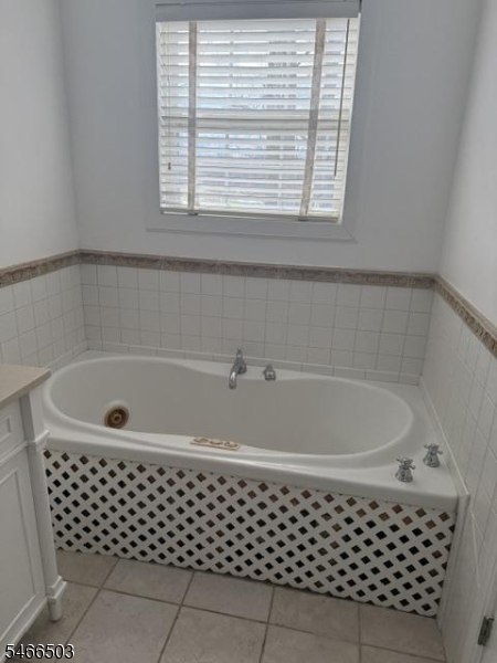 5 Linabury Lane Chester, NJ 07930 - Photo 11 of 18 Gallery Image 11