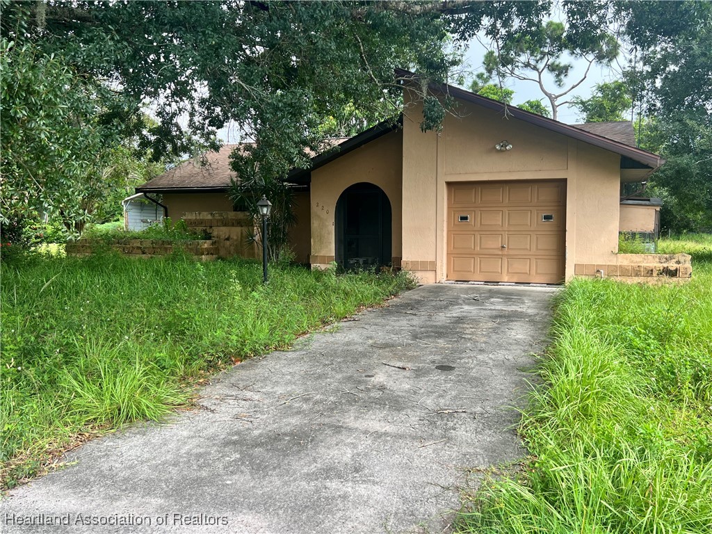 220 Rhapsody Avenue Lake Placid, FL 33852 - Photo 2 of 9