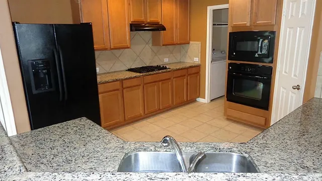 $3,450 | 21911 Canyonwood Park Lane, Richmond, TX 77469