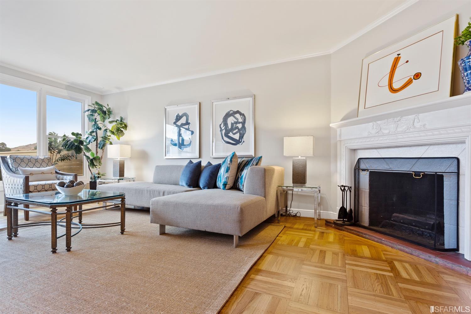 26 Eagle Street San Francisco, CA 94114 - Photo 4 of 56 a living room with furniture and a fireplace