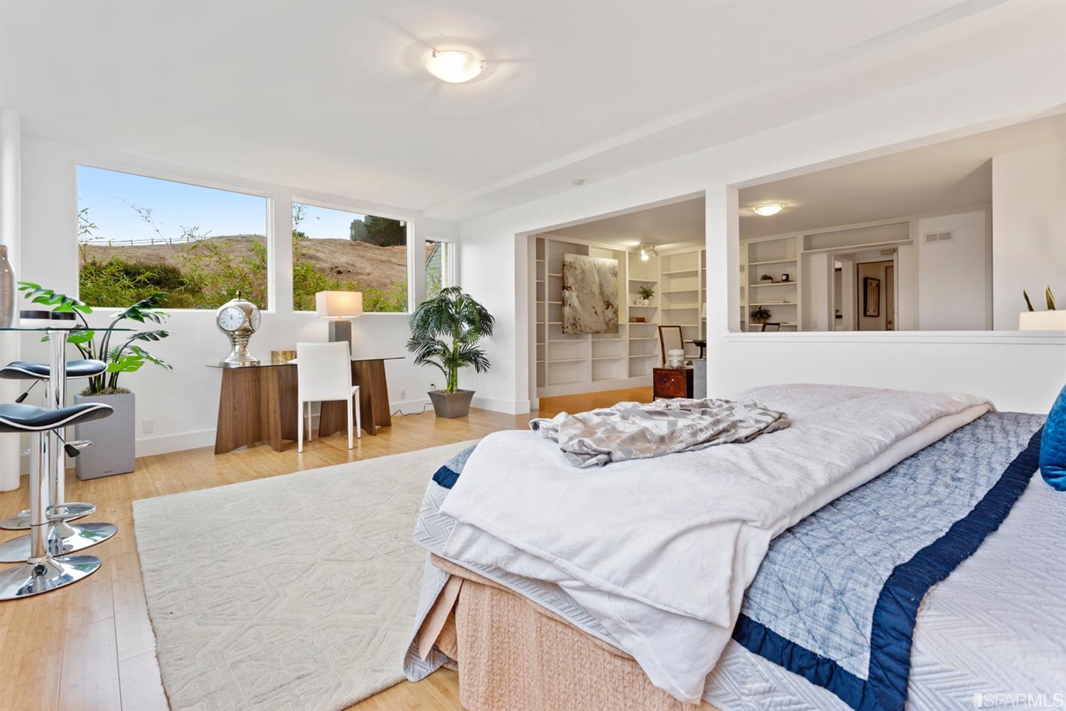 26 Eagle Street San Francisco, CA 94114 - Photo 38 of 56 a bedroom with a large bed and a large window