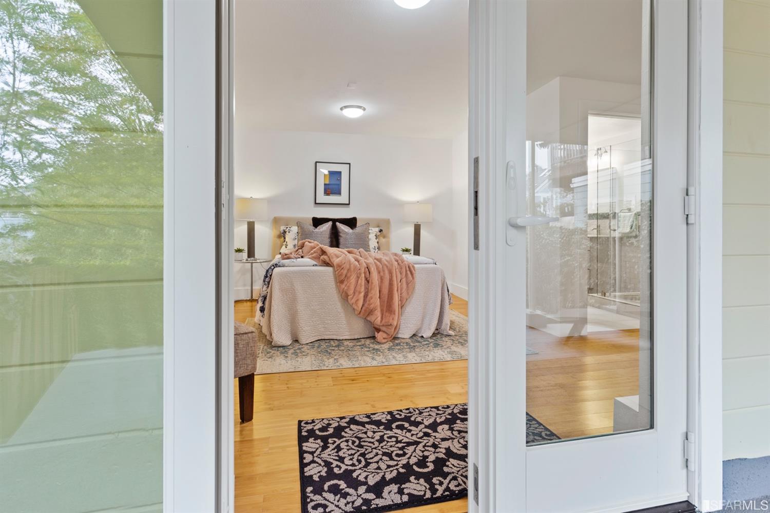 26 Eagle Street San Francisco, CA 94114 - Photo 44 of 56 a bathroom with a shower