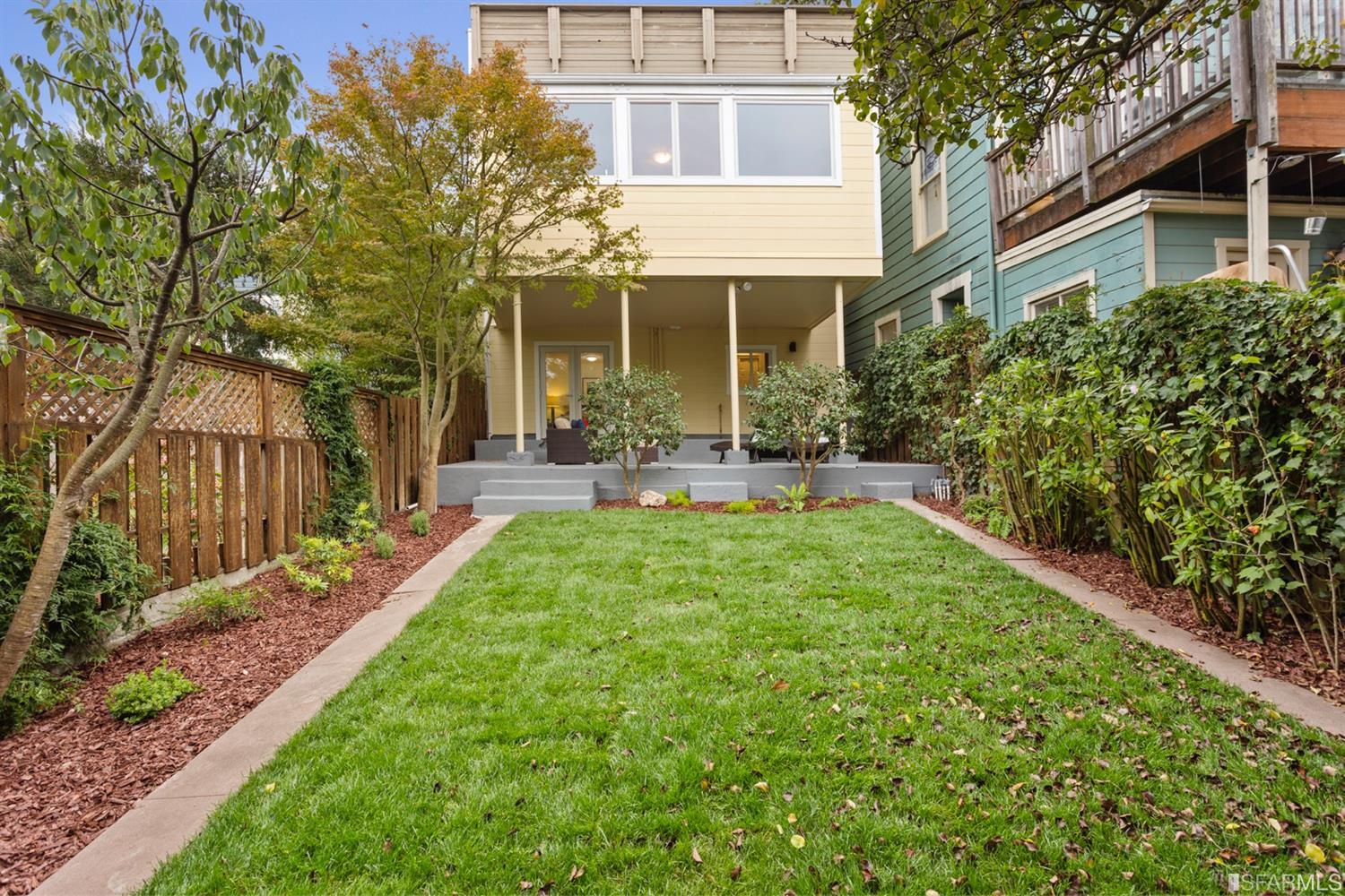 26 Eagle Street San Francisco, CA 94114 - Photo 48 of 56 a view of a house with backyard and sitting area
