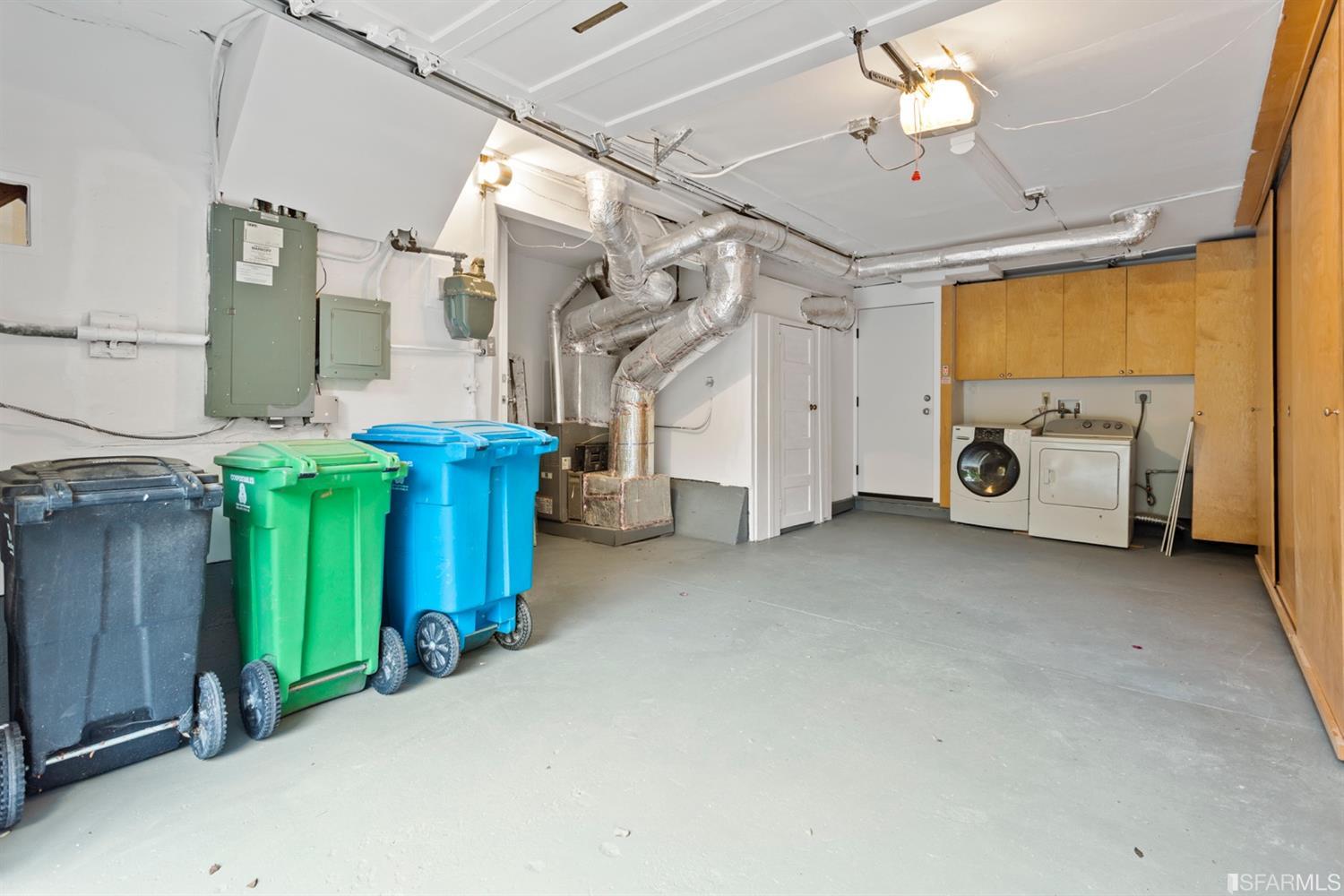 26 Eagle Street San Francisco, CA 94114 - Photo 52 of 56 a view of an empty room with gym equipment