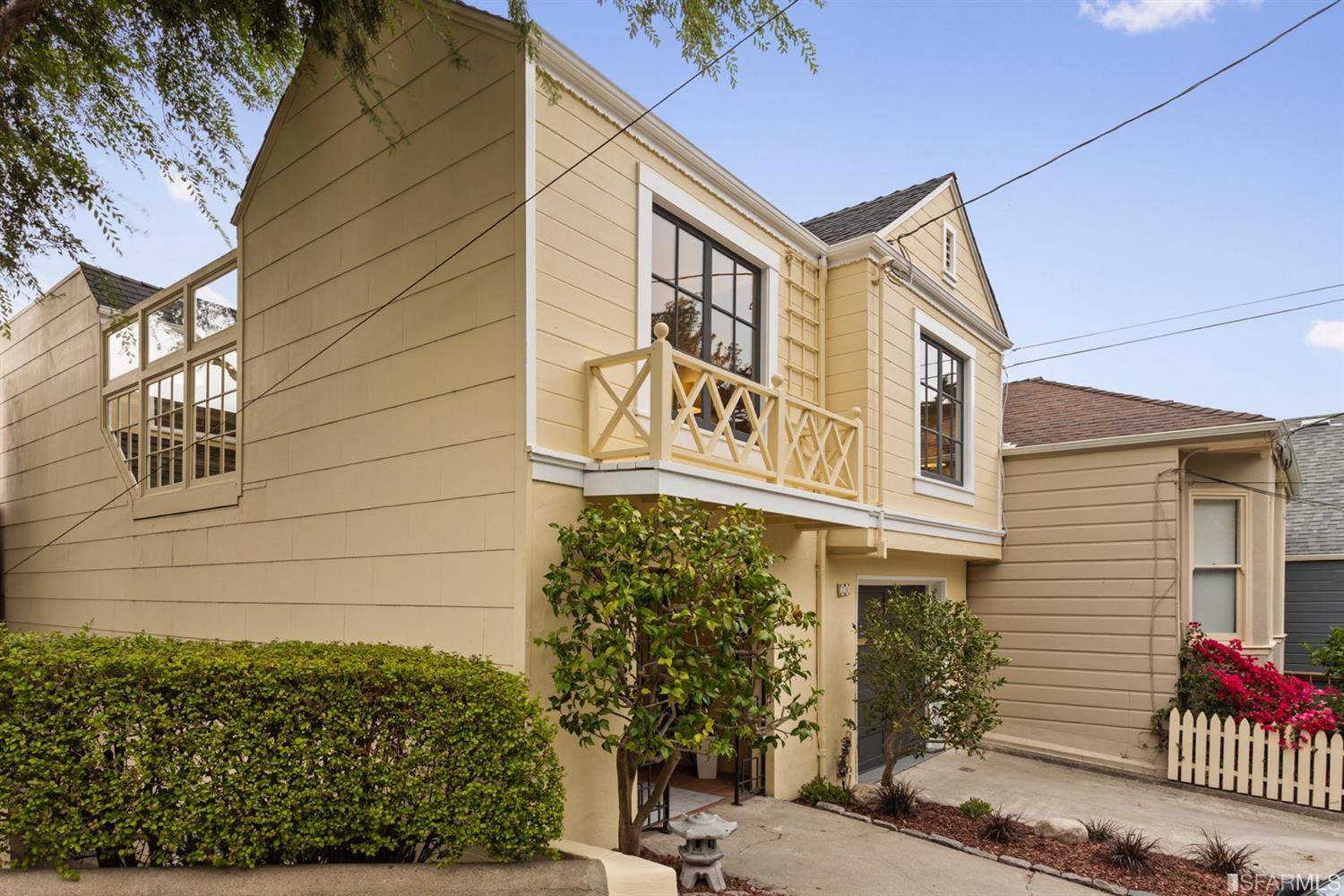 26 Eagle Street San Francisco, CA 94114 - Photo 56 of 56 a street sign on a brick wall