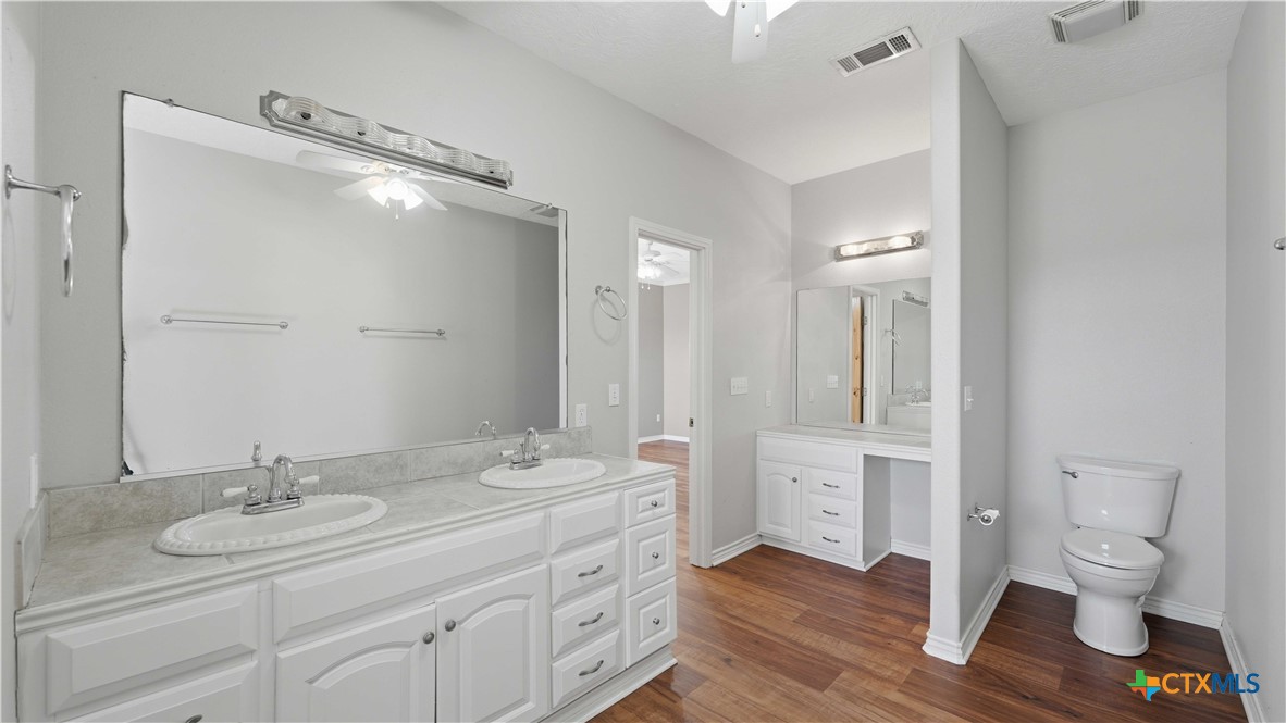 4355 South E River Road Martindale, TX 78655 - Photo 24 of 28 Main bath