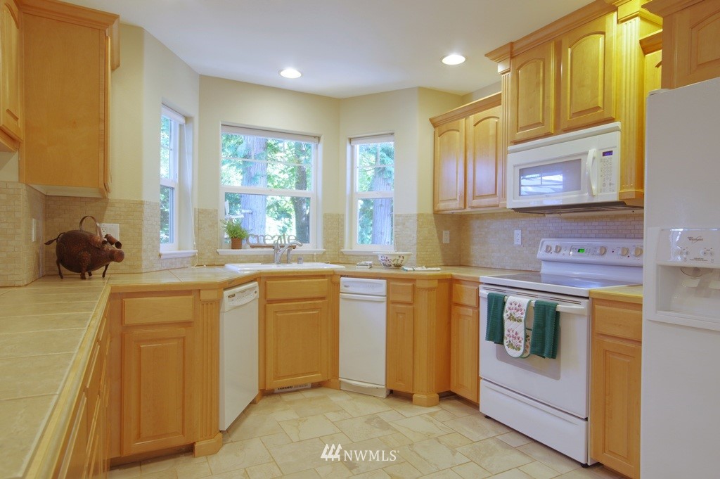 8208 Quinault Road Blaine, WA 98230 - Photo 8 of 25 Gallery Image 8
