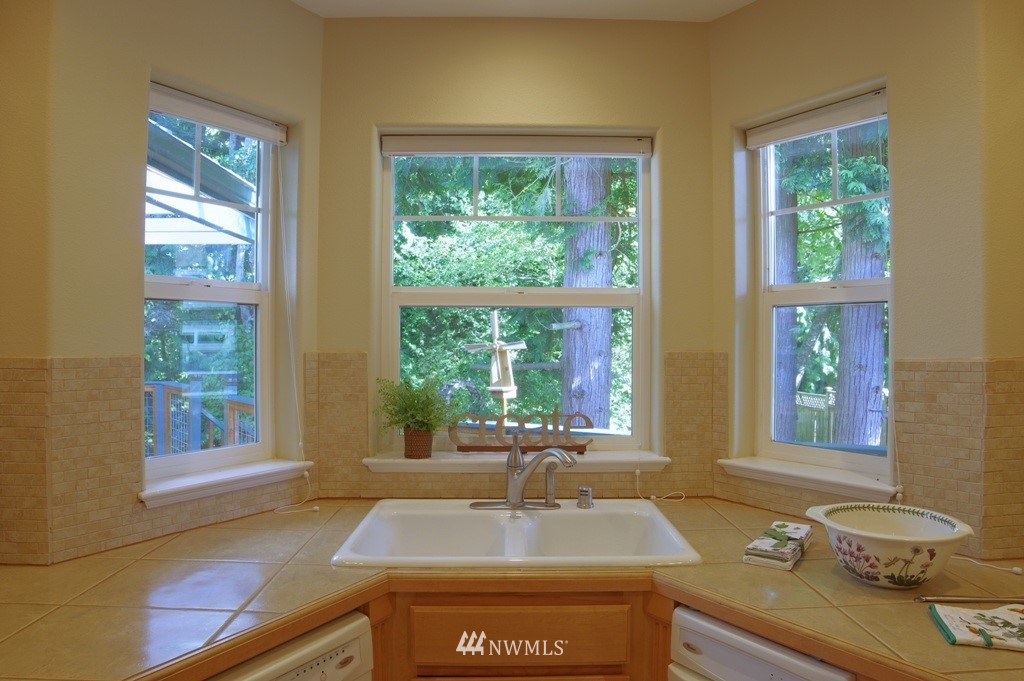 8208 Quinault Road Blaine, WA 98230 - Photo 9 of 25 Gallery Image 9