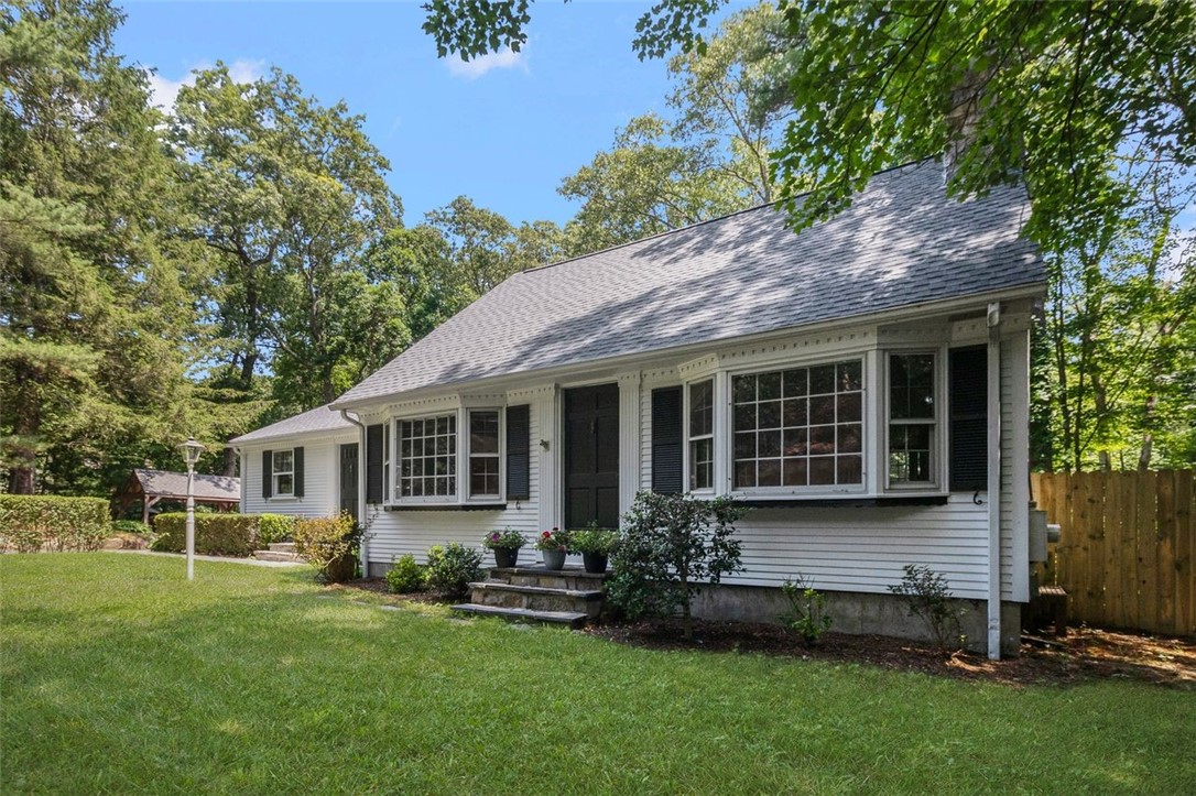 15 Williams Road Smithfield, RI 02917 - Photo 4 of 38
