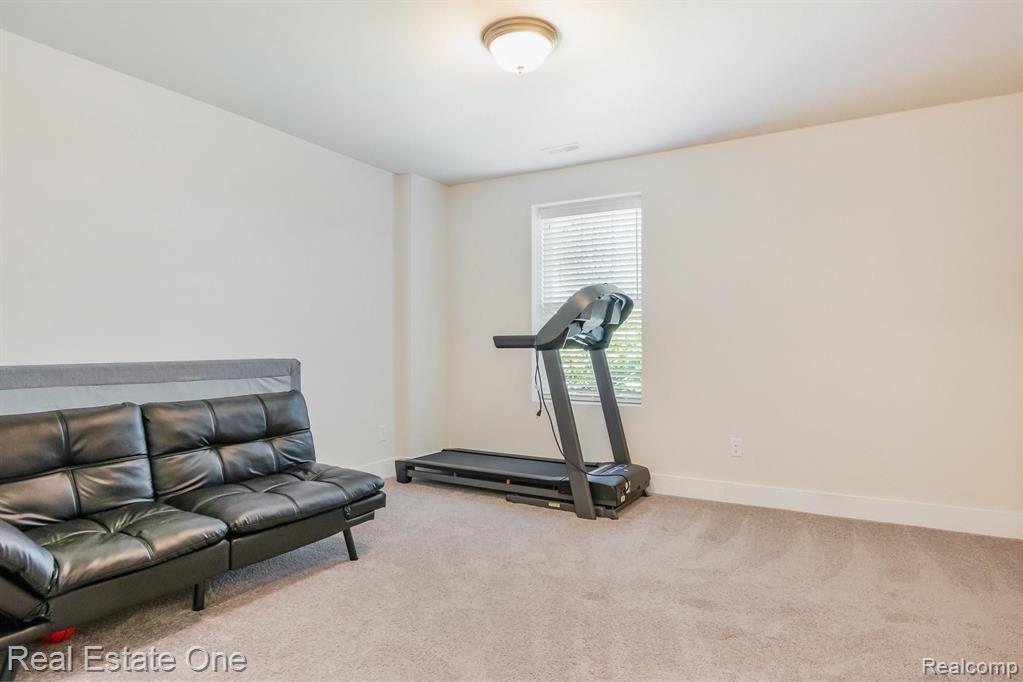 2892 Glenbar Circle Rochester, MI 48307 - Photo 24 of 29