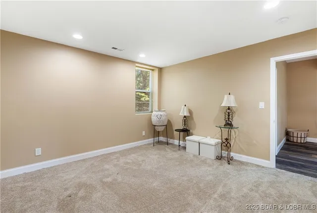 $525,000 | 216 Weiskopf Way, Camdenton, MO 65020