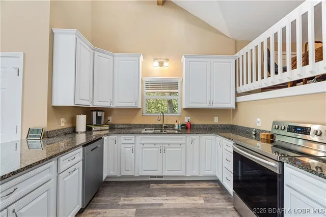 $525,000 | 216 Weiskopf Way, Camdenton, MO 65020