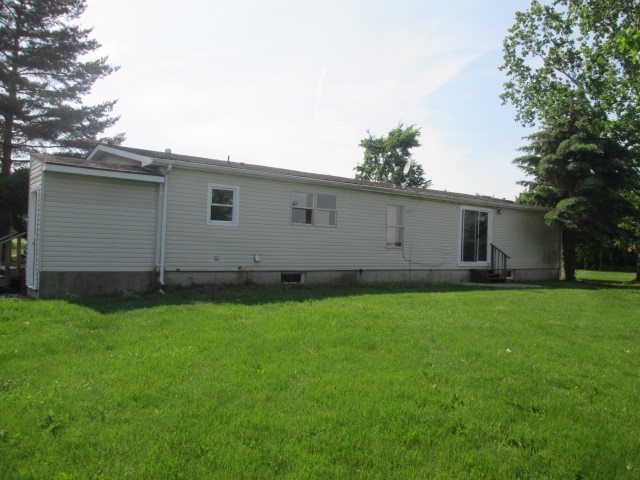4450 North Baldwin Road Owosso, MI 48867 - Photo 4 of 21