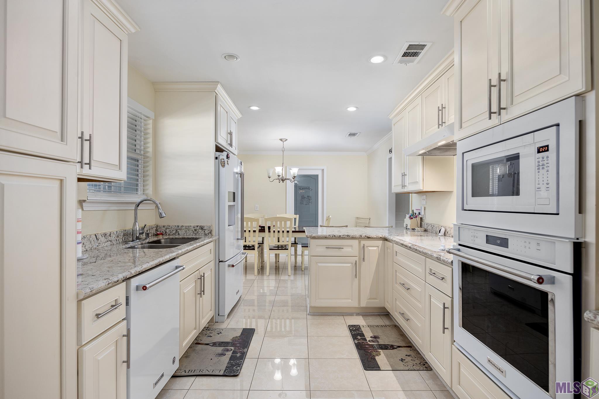 7463 Proxie Drive Baton Rouge, LA 70817 - Photo 8 of 24 Kitchen