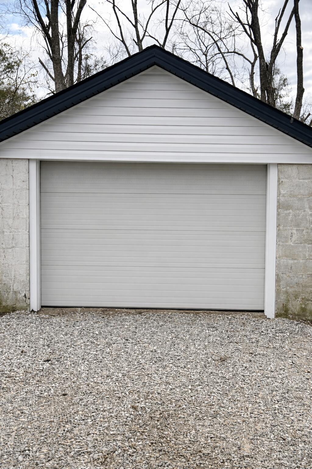 12132 North Wilderness Road Berea, KY 40403 - Photo 16 of 16 Extra garage on the property