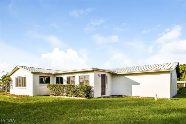 $1,835 | 2621 10th Street, Englewood, FL 34224