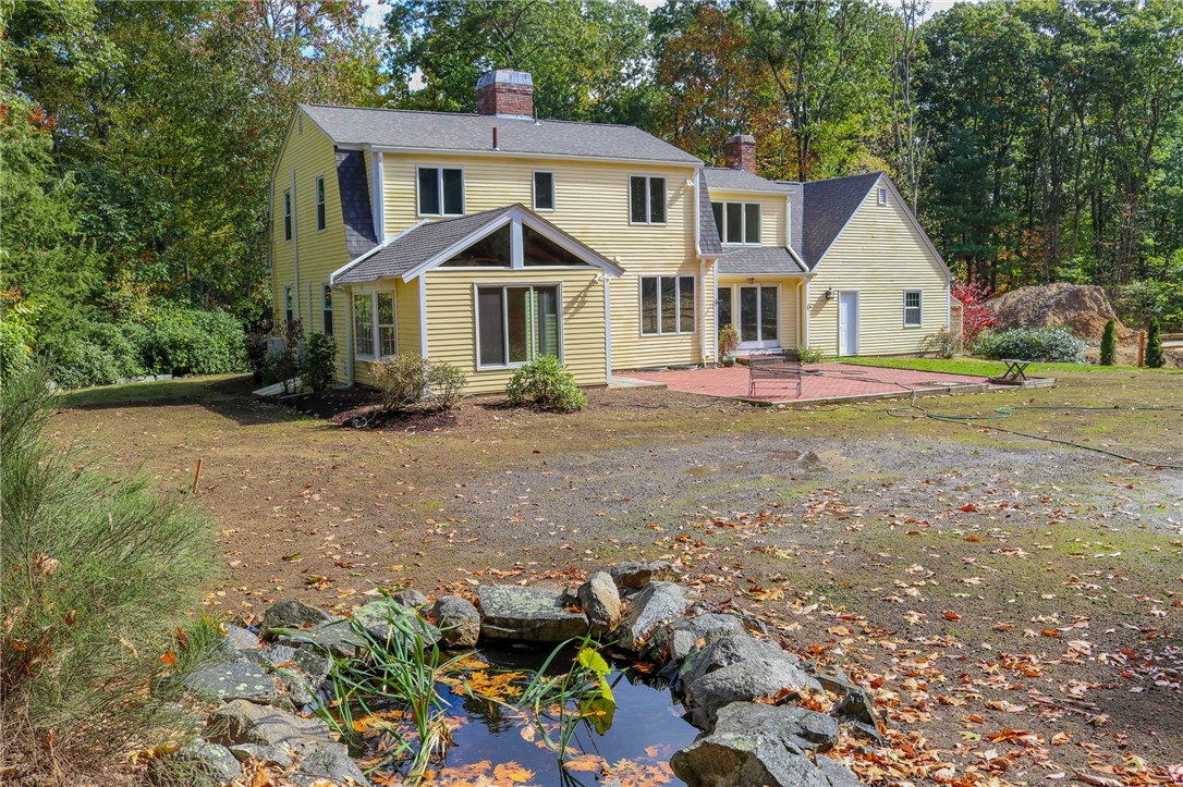76 Little Pond County Road Cumberland, RI 02864 - Photo 5 of 50