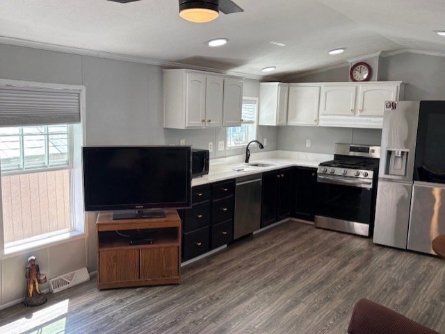 557 Southwest Cutoff, Unit 32 Worcester, MA 01607 - Photo 2 of 11 Gallery Image 2