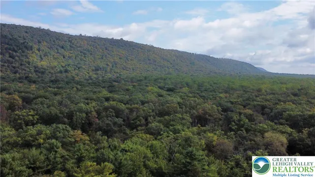 $450,000 | North Benders Drive, Bath, PA 18014