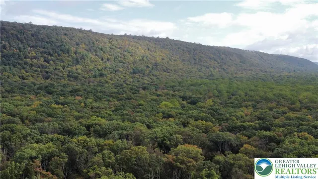 $450,000 | North Benders Drive, Bath, PA 18014