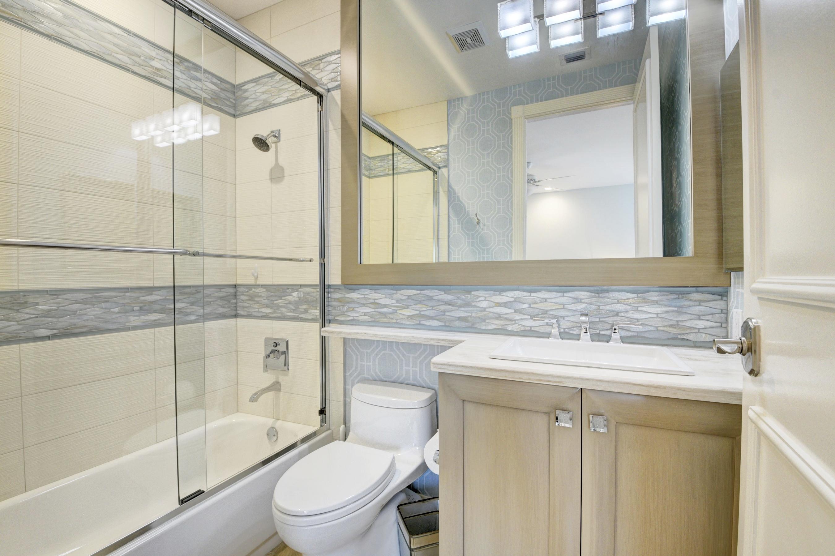 5305 Ascot Bend Road Boca Raton, FL 33496 - Photo 28 of 38 2nd Bathroom