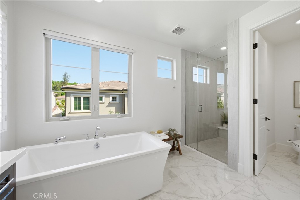 84 Rockinghorse Irvine, CA 92602 - Photo 21 of 41 Primary Bathroom