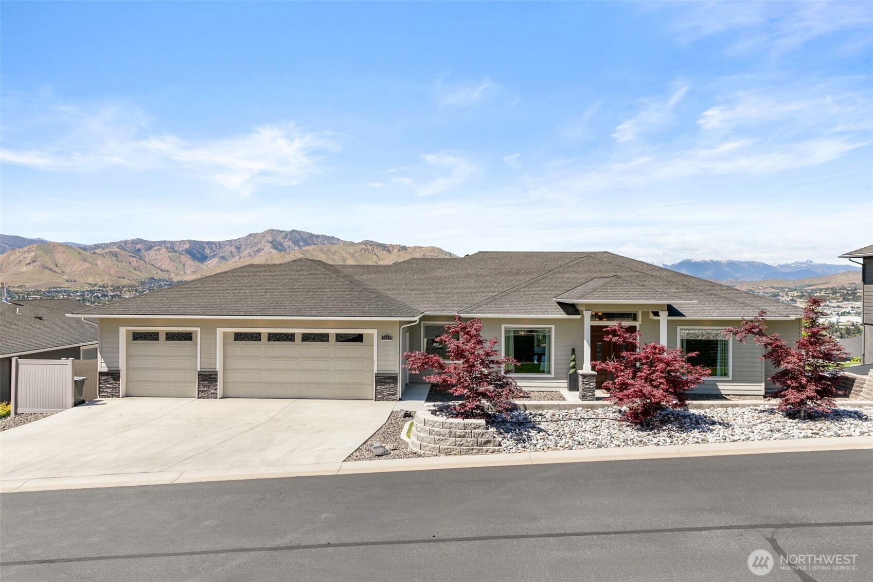 2876 North Brysen Dr  