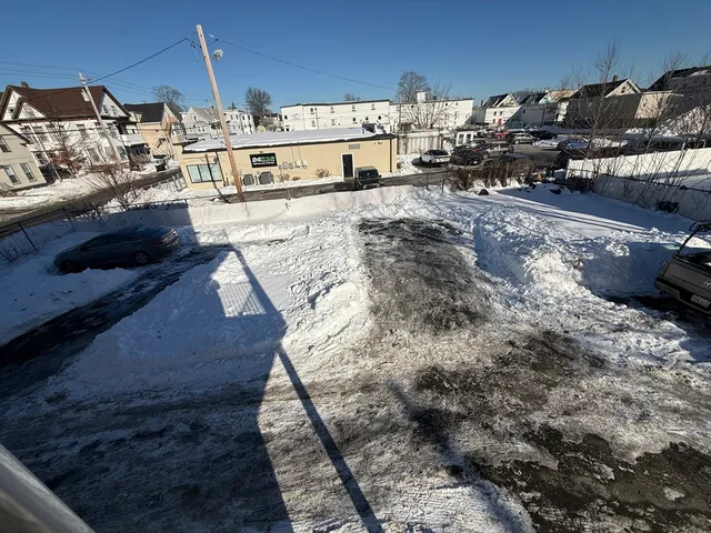 $3,200 | 574 Warren Avenue, Unit 2, Brockton, MA 02301