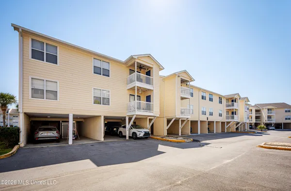 $259,000 | 2421 Beachview Drive, Unit H08, Ocean Springs, MS 39564