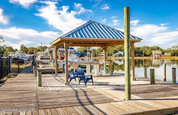 $259,000 | 2421 Beachview Drive, Unit H08, Ocean Springs, MS 39564