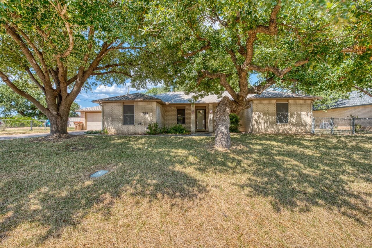 2224 Ridgeview Drive Kingsland, TX 78639 - Photo 1 of 34 Gallery Image 1